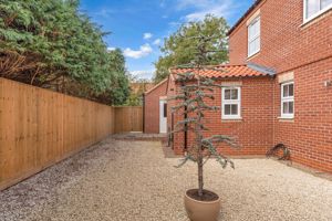 Photo 17- click for photo gallery